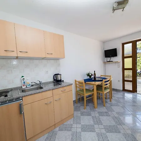 Illy Apartment